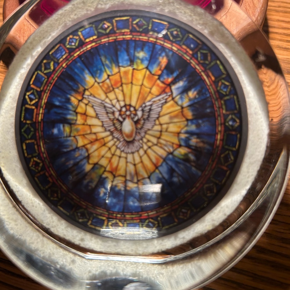 Holy Spirit Glass Paperweight Round Shaped Felt Bottom As Is Up Or Down - Picture 6 of 9